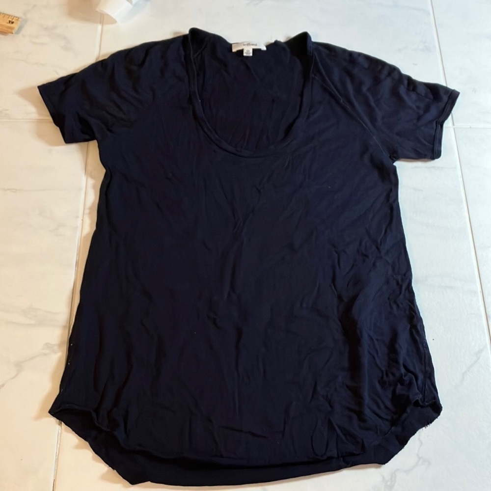 Wildred dark blue shirt sleeve T-shirt. Scoop neck. EUC!